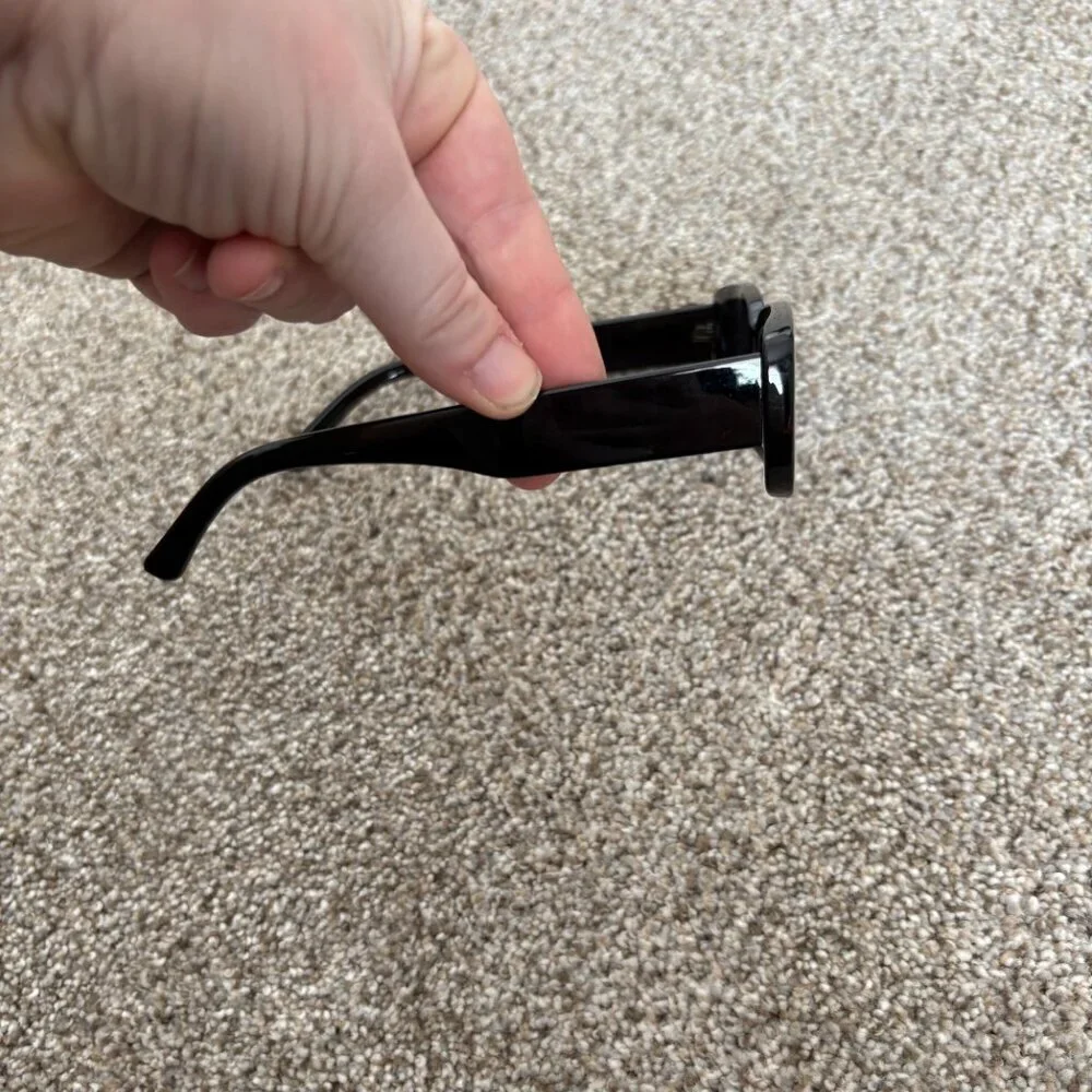 Black Plastic Y2K Square Sunglasses - Picture 6 of 7